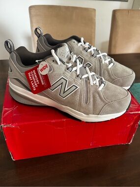 Men's Casual Suede Sneakers in Light grey New Balance Size 10wide. New with tags
